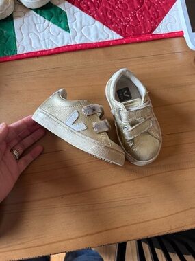 Veja Kids Metallic Gold Velcro Sneakers with White V